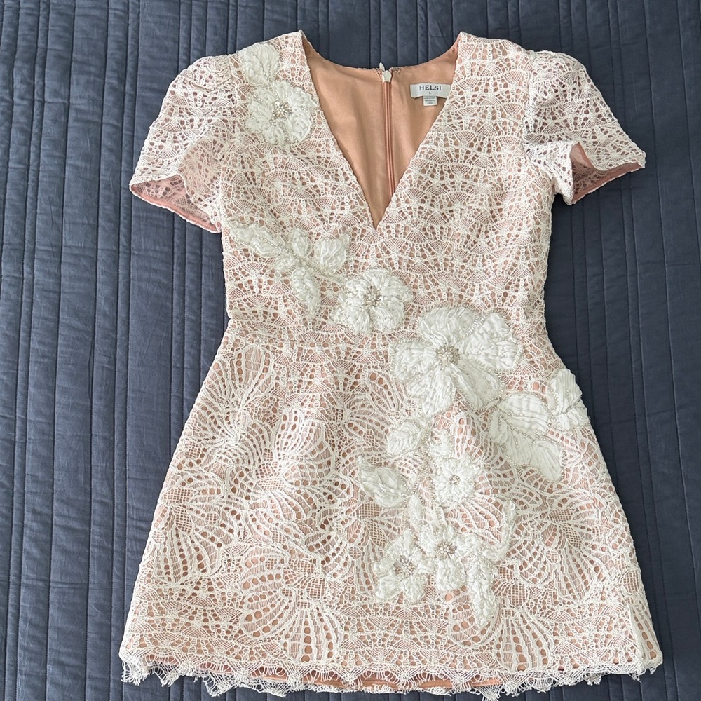 HELSI Daisy Floral Appliqué Lace Cocktail Minidress